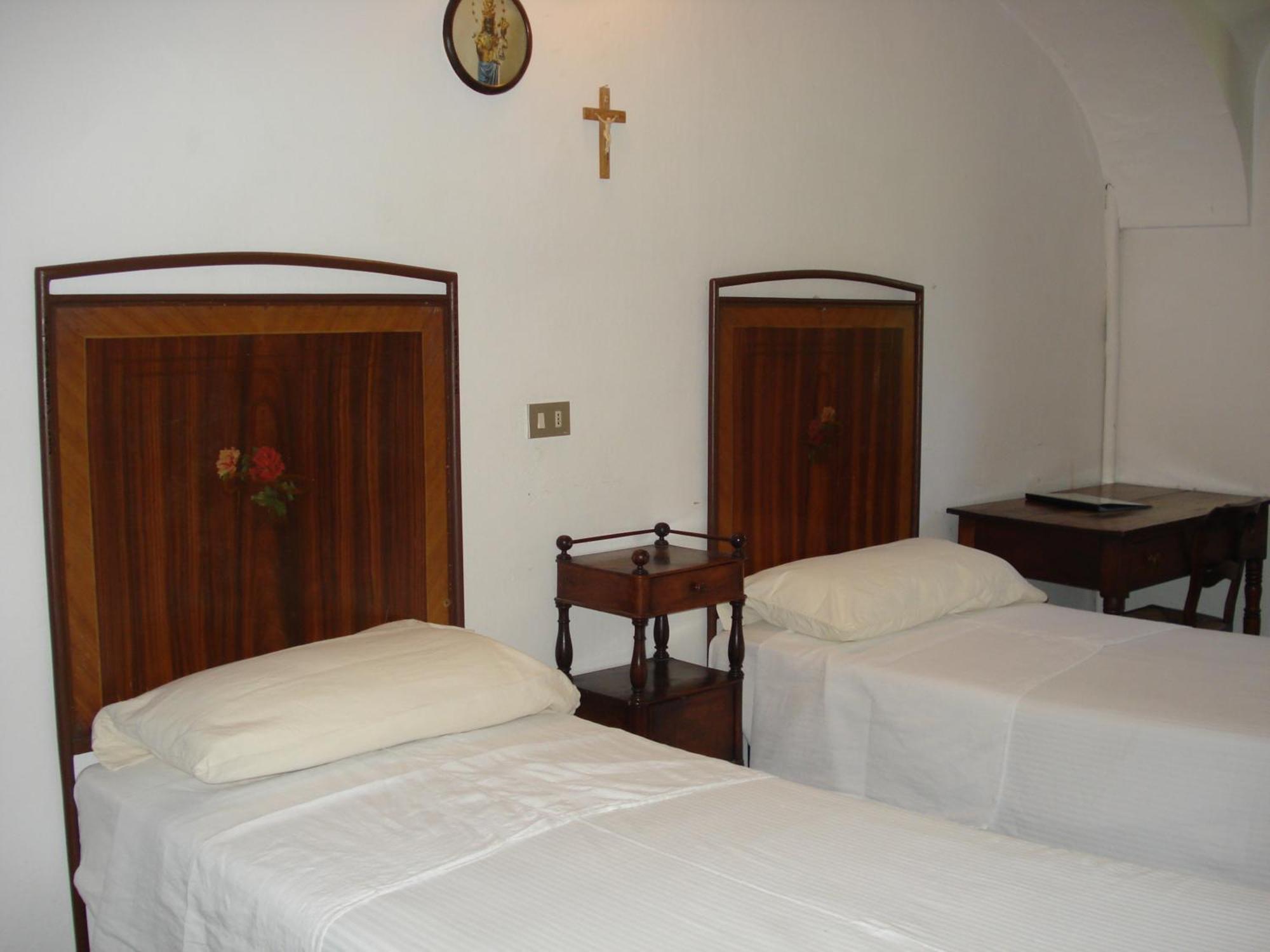 Santuario Di Oropa Vandrehjem Biella Værelse billede